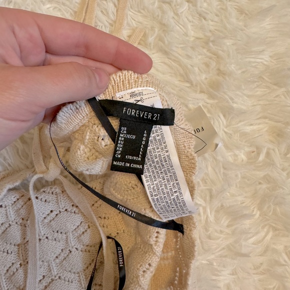 3/20 Forever21 crochet halter top cream halter top crochet tank top - Picture 3 of 4